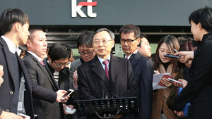 황창규 KT회장 내정자 "잠이 안 온다"