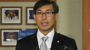 '철도노조 체포 방해' 전교조 위원장 구속영장 기각