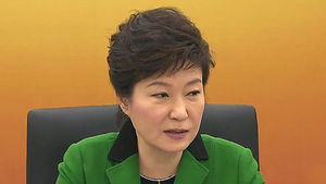 박 대통령 "내수 활성화&middot;일자리 창출에 역점"