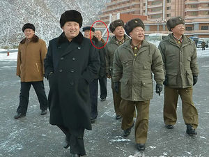 [핫포토] 마식령 스키장에 동행한 장성택 측근 박명철