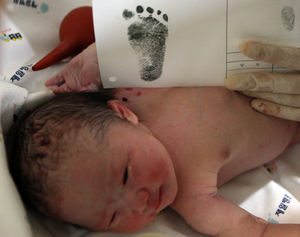 [핫포토] 2014년 1월 1일생의 발도장