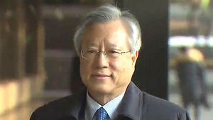 '배임&middot;횡령' 이석채 전 KT회장 구속영장 청구