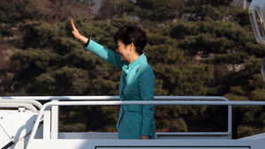 박 대통령, 인도&middot;스위스 순방차 출국