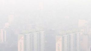 서울에 첫 미세먼지 주의보&hellip;"건강관리 주의"