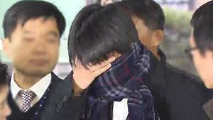 피의자와 성관계 '성추문 검사' 징역 2년 확정