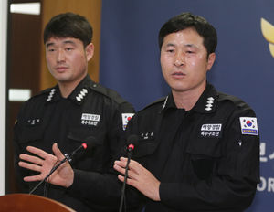 [핫포토] 기름 유출 틀어막은 해경