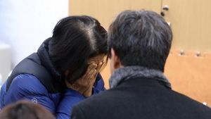 [현장포토] 오열하는 붕괴사고 유족&hellip;치료 중인 학생들