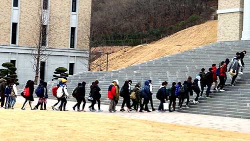 부산외대 학생들