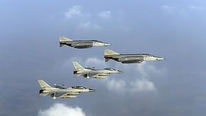 '24년 노후 정찰기' F-4C 최종임무 마치고 퇴역