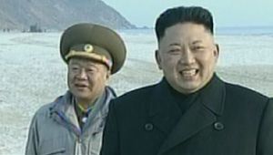 [생생영상] '신변이상설' 北 최룡해, 김정은 밀착 수행