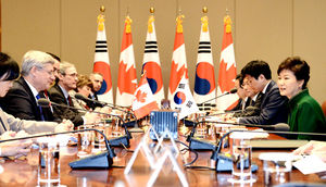 한&middot;캐나다 FTA 타결&hellip;발효 즉시 車 관세↓&middot;2년 후 철폐