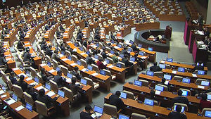 여 "발목잡기 그만" vs 야 "방송법과 일괄 처리"