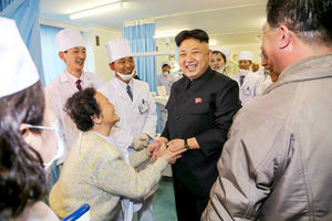 [핫포토] 北 김정은, 아동병원 현지 지도