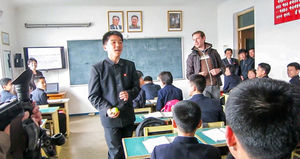 北 학교서 외국 관광객 진행 영어수업 영상 '눈길'