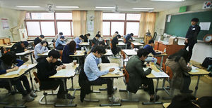 전국 85개 고사장 '삼성考試'&hellip;"문제 어려워 당혹"