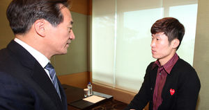 [핫포토]정몽준 의원, 박지성 선수와 만남