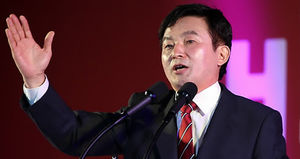 강정마을 찾은 원희룡 후보, 주민 반발로 대화 무산