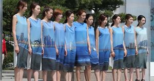 [핫포토] 광안대교 품은 모델들&hellip;한눈에 보는 시원한 경관