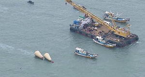 선체 3층 식당서 희생자 수습&hellip;수중장비 활용