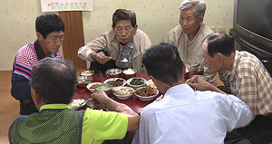 농번기 공동급식 품앗이&hellip;회복되는 농촌 공동체