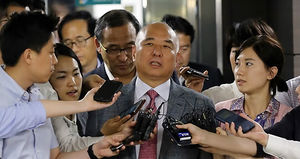 문창극 "5&middot;18 당시 반미감정 '한국인 시각에 문제'"