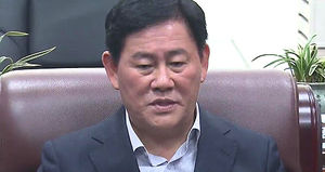 최경환 "딸 한국-미국 복수국적 보유&hellip;현행법상 합법"
