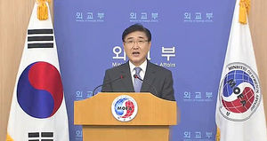 정부 "日 사실 호도에 유감&hellip;문안 교섭 없었다"
