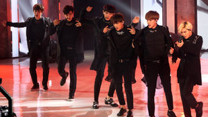 엑소, 글로벌 팬클럽 '엑소-엘' 출범&hellip;접속 폭주
