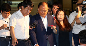 '철도 비리 혐의' 송광호 의원 17시간 조사받고 귀가