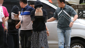[현장 포토] 법정으로 향하는 '글램' 다희-A 씨
