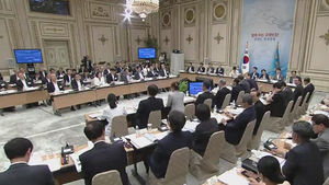 "건축&middot;인터넷 경제&middot;농업, 3대 분야 규제 푼다"