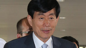검찰 '원세훈 판결 항소' 주말 내내 고심할 듯
