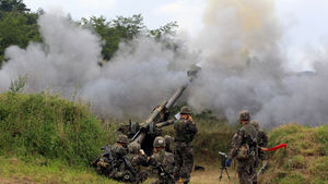 [현장 포토] 불 뿜는 155mm 견인포&hellip;실전 같은 훈련