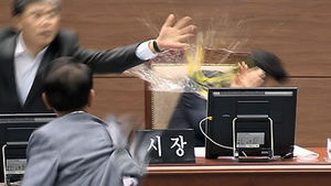 [현장포토] 야구장 때문에 엉망된 창원시의회 정례회