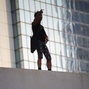 [현장 포토] '홍콩 도심점거 시위 항의' 투신 소동