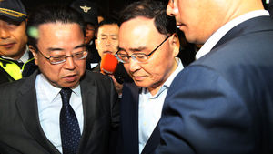 [현장 포토] 정 총리, 판교 사고 현장 방문&hellip;굳은 표정