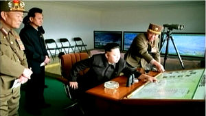 [핫포토] 北 김정은, 軍 연합 실기동훈련 참관