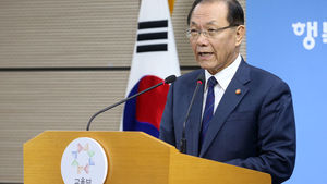 황우여 교육장관 "자유학기제 법제화할 것"