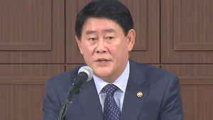 '노동시장 개혁' 총대 멘 최경환&hellip;거드는 노동장관
