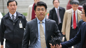 일본 관방장관 "한일 국장급협의서 산케이기자 문제 제기"