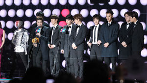 엑소, '2014 MAMA' 대상 등 4관왕&hellip;2년 연속 쾌거