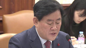 최경환 부총리 경제정책 비판 대자보 대학가 확산