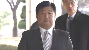 검찰, '靑문건 작성' 박 경정 조사&hellip;조응천 소환 통보