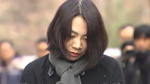 침통한 얼굴로 고개 숙인 조현아 전 부사장