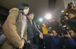 [속보] 신은미 경찰 출두&hellip;"'종북 논란' 이해할 수 없다"