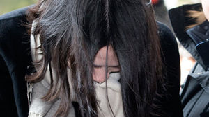혹한 속 고개 숙인 조현아&hellip;코끝엔 눈물 한 방울