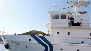 [포토] 세월호 사고해역 조사 '이어도호' 거제서 진도로 출항