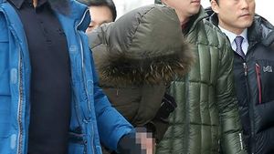 '7일만의 귀가' 세모녀 살해 가장, 담담히 범행 재연