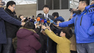 [핫포토] 인터뷰하는 강정호