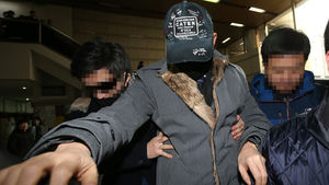 [핫포토]중앙지법 들어서는 서세원